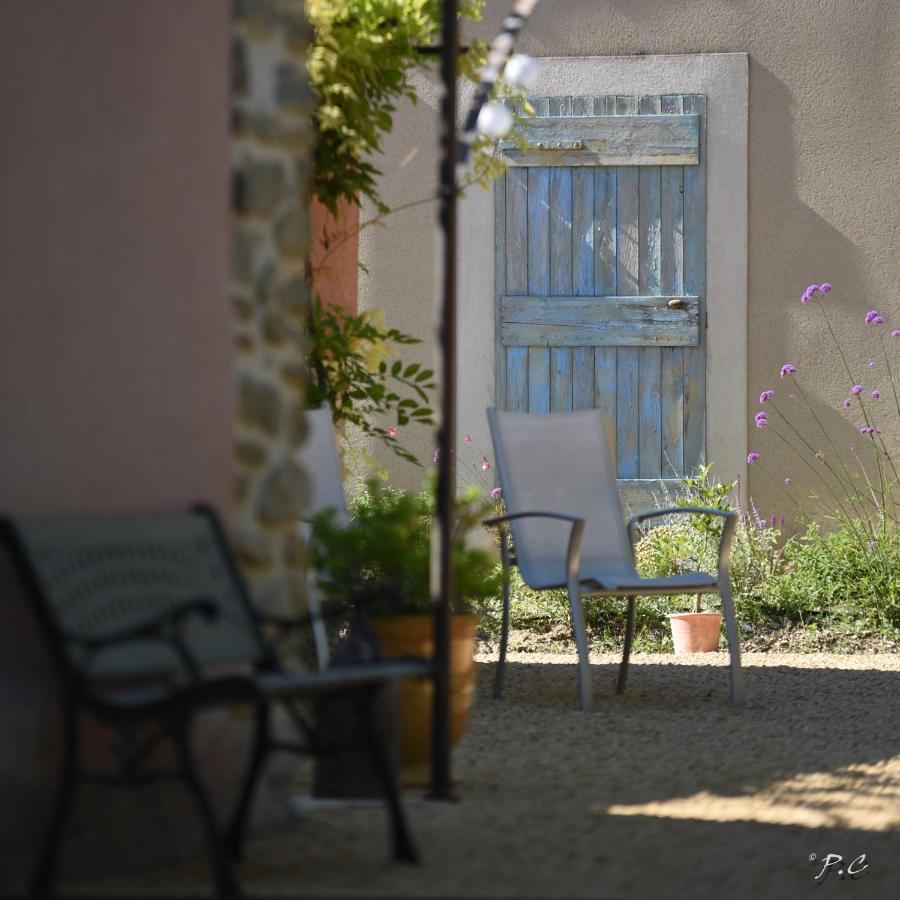 Le Mas Carre Seguret Acomodação com café da manhã Exterior foto